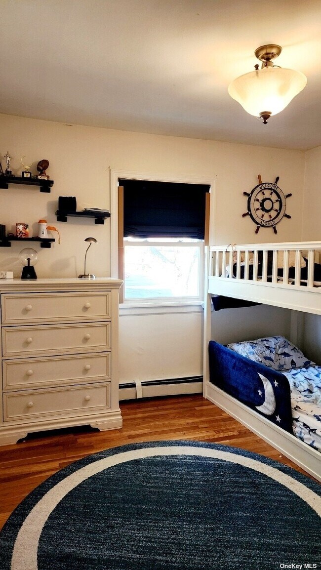 Building Photo - 350 Linden St