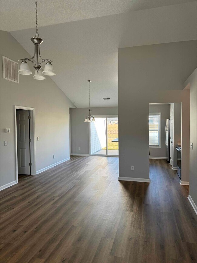 Building Photo - Beautiful Bluffton 3 Bedroom Home in The Willows-Pet Friendly