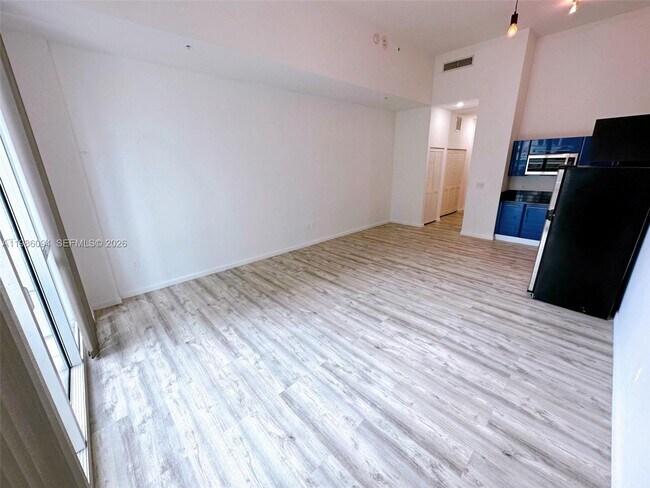 Building Photo - 253 NE 2nd St