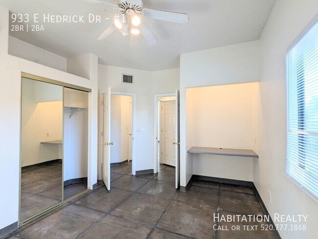 Building Photo - 933 E Hedrick Dr