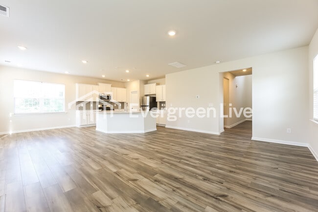 Building Photo - 302 Willow Wynter Ln