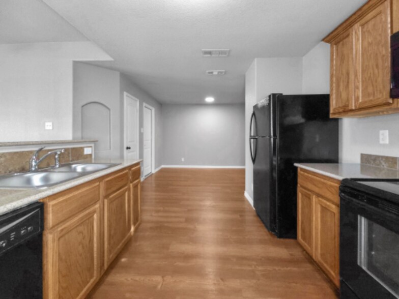 Building Photo - 511 Kacie Dr