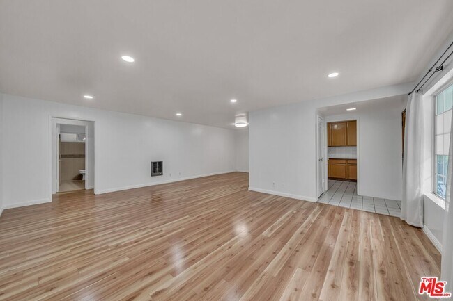 Building Photo - 1014 4th St