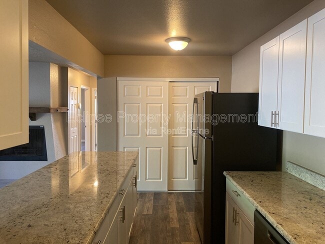 Building Photo - 502 Bell Ct