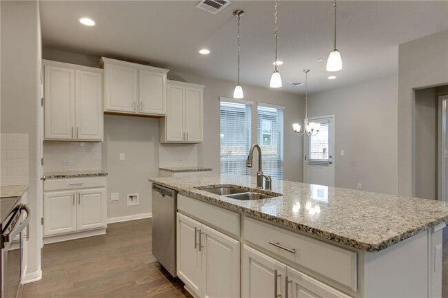 Building Photo - 3240 E Whitestone Blvd