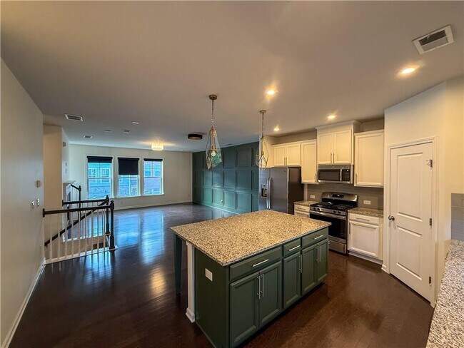 Building Photo - 2452 Coosa Vly