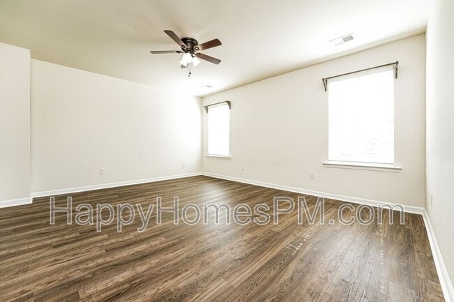 Building Photo - 514 Adalina Dr