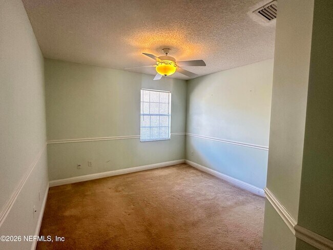 Building Photo - 3996 Richmond Park Dr E