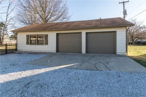 Building Photo - 211 Hillview Dr