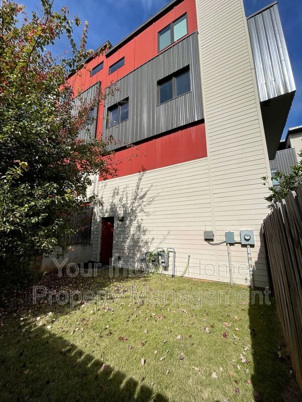 Building Photo - 504 Rankin St NE