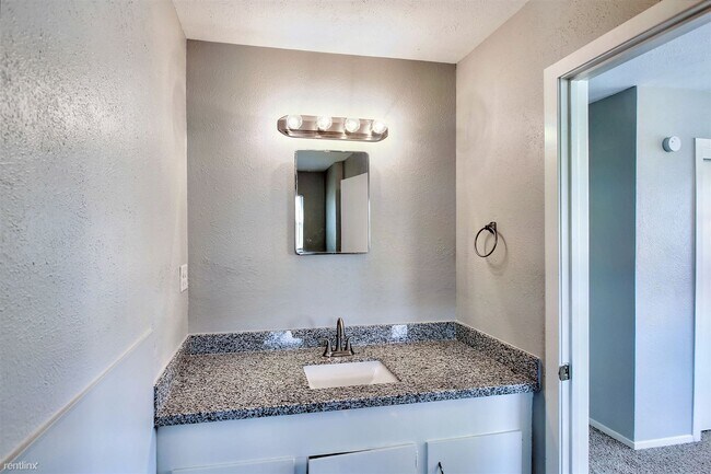 Building Photo - 3 br, 2 bath House - 213 Pamela Dr