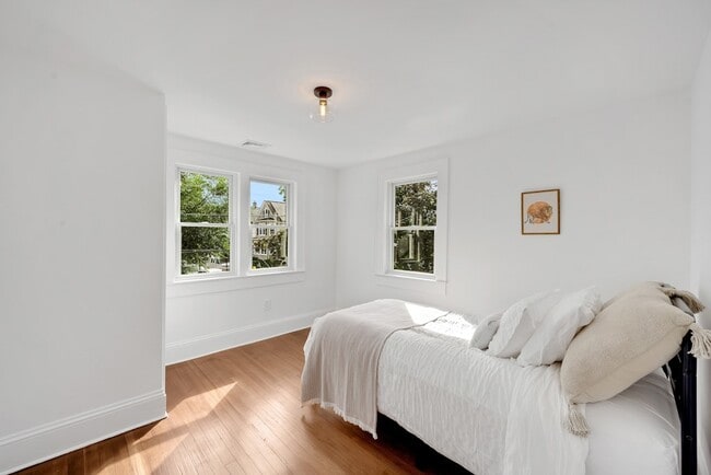 Building Photo - 1 Pleasant St