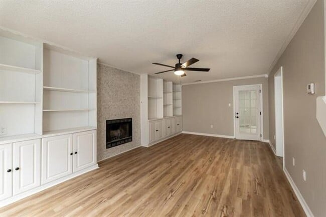 Building Photo - 9102 Valkrie Ln