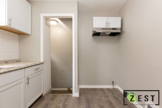 Building Photo - 19366 Woodside St