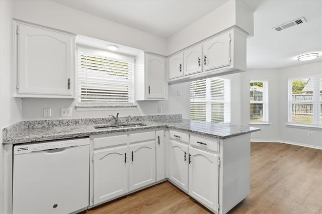 Building Photo - 7913 Pebblebrook Dr