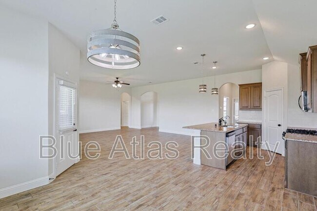 Building Photo - 3008 Bobcat Dr