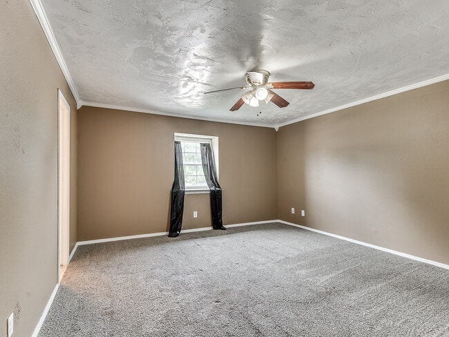 Building Photo - 7704 Brookside Dr