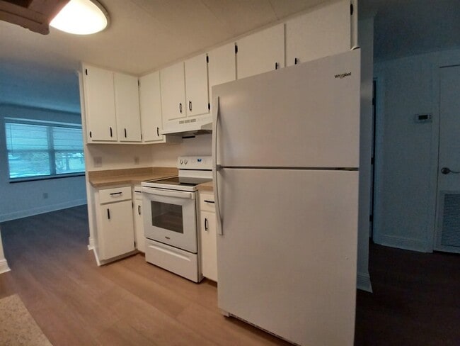 Building Photo - 103 Catalina Cir