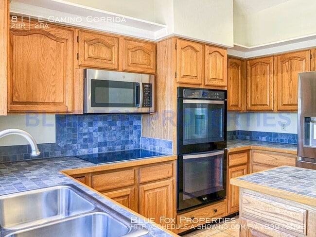 Building Photo - 2 Bed+ Den Patio home in El Conquistador!