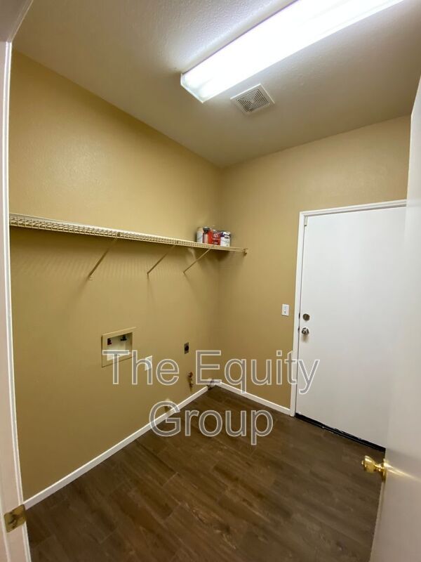 Building Photo - 2672 Tamas Ct