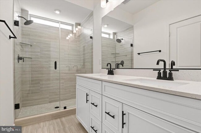 Building Photo - 43793 Mystic Maroon Ter