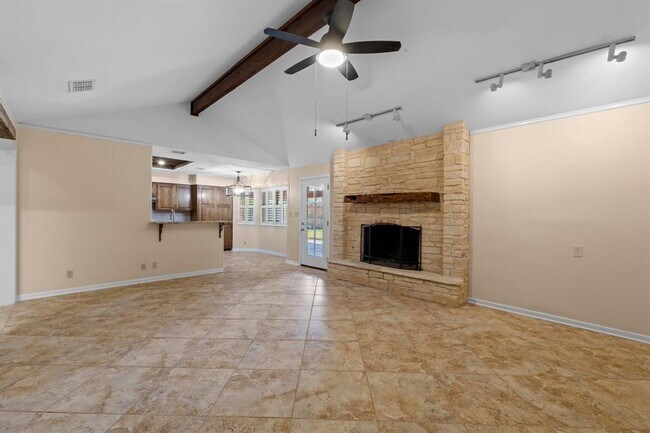 Building Photo - 10305 Caracara Dr