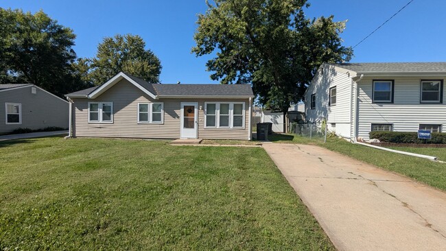 Building Photo - 3-bedroom in Lewis Central