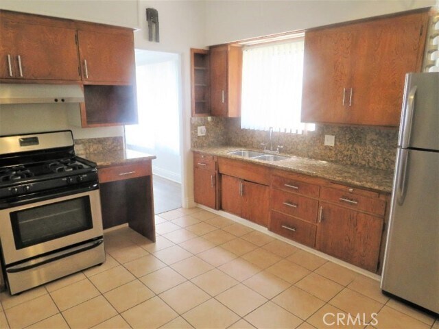 Building Photo - 227 S Gale Dr