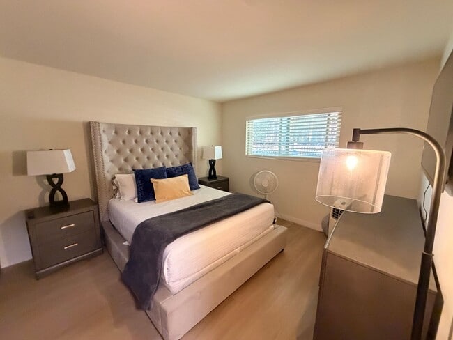 Building Photo - Coastal 2BR Condo Just Blocks from the Beach in Coronado