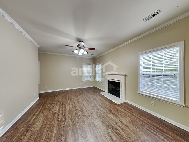 Building Photo - 15674 Birkdale Commons Pky