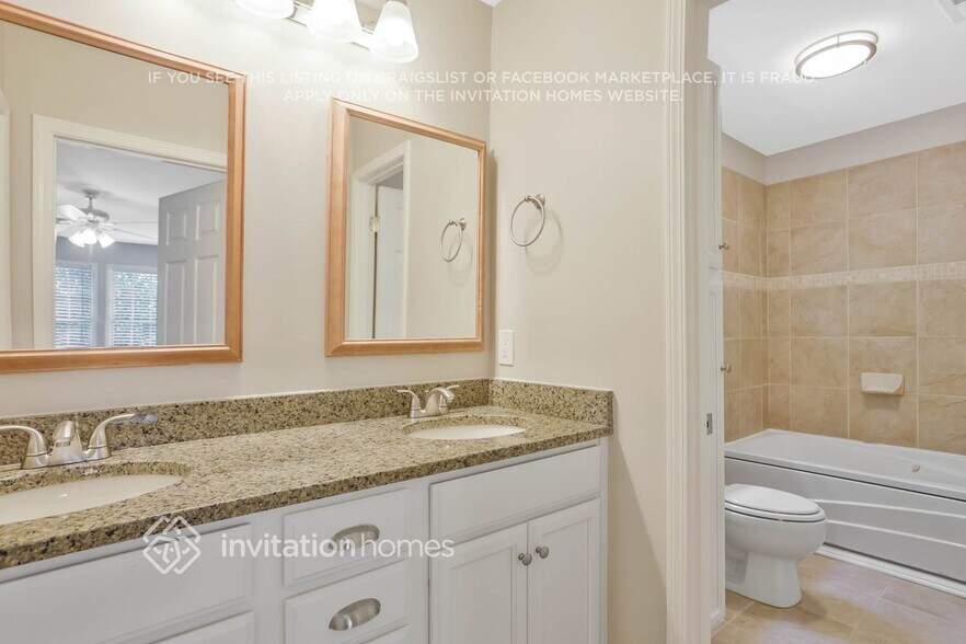 Building Photo - 2073 Kinridge Rd