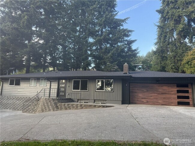 Building Photo - 4515 Chrisella Rd E