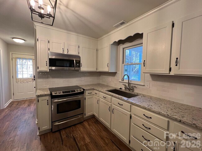 Building Photo - 20921 San Mateo Pl