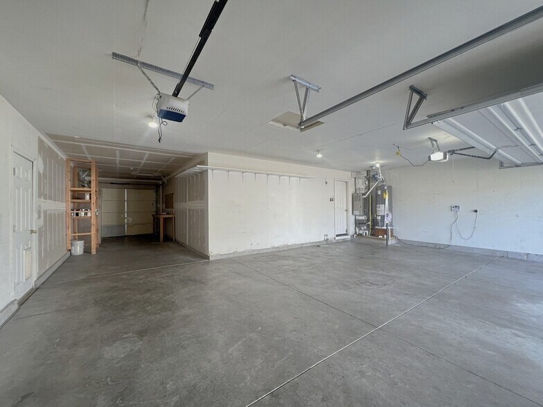 Building Photo - 2541 E Clarene Ct