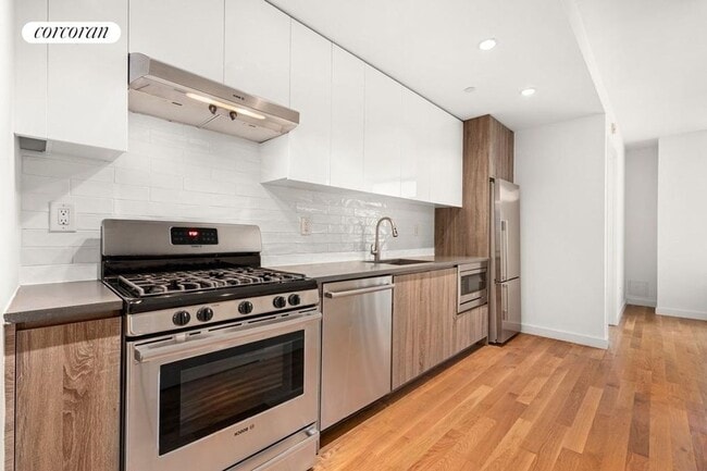 Building Photo - 247 N 7th St
