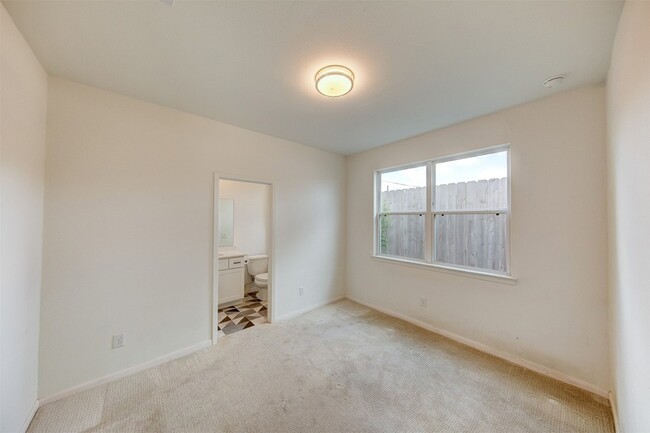 Building Photo - 1526 Ojeman Rd