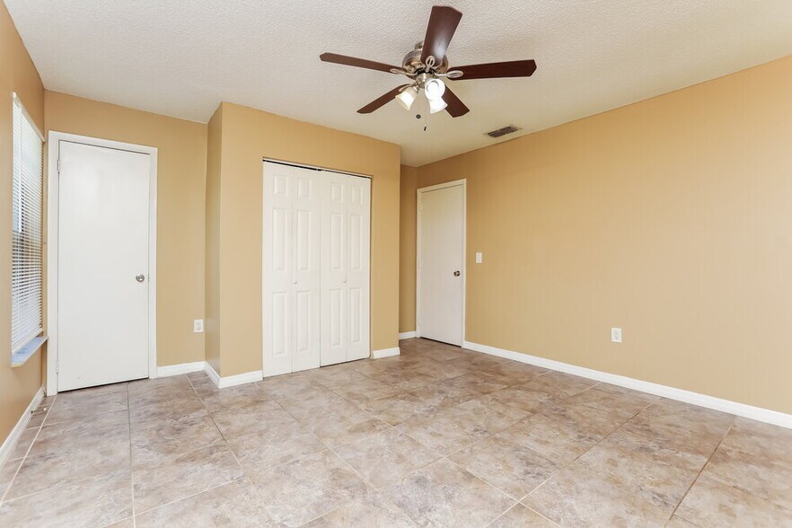 Building Photo - 5343 Broken Pine Cir