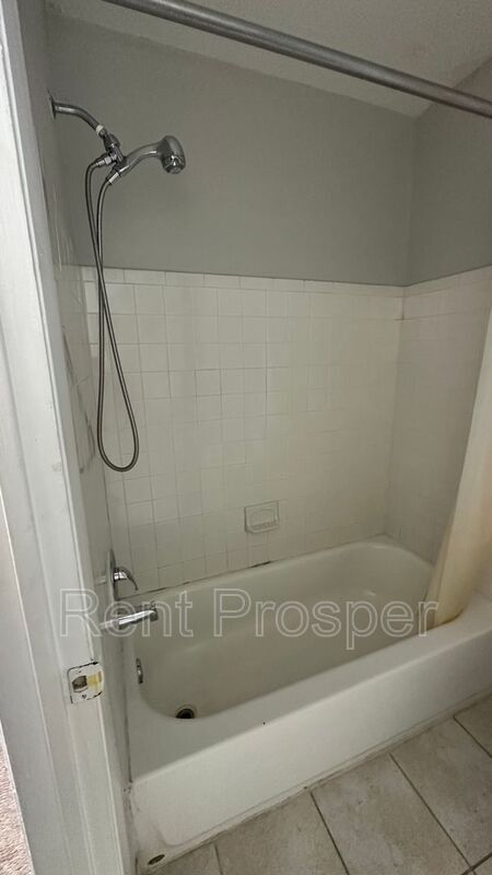 Building Photo - 4153 S Semoran Blvd