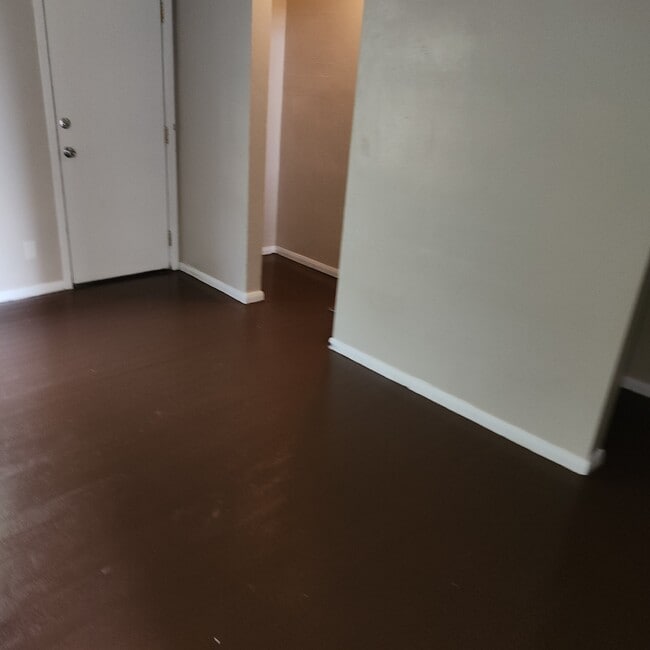 Building Photo - 1415 NW Carden Ave