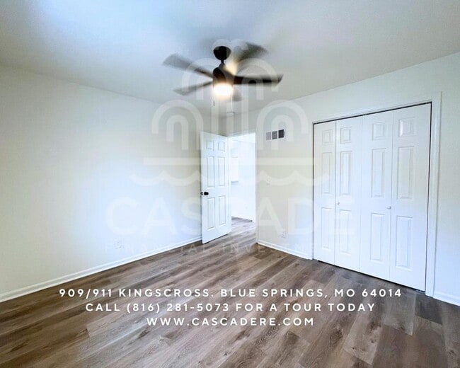 Building Photo - 911 SW Kingscross Rd