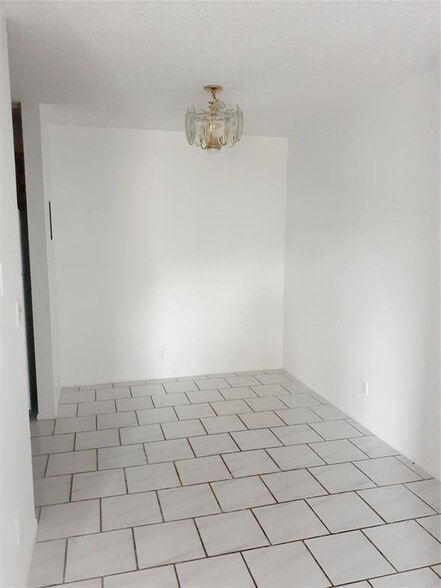 Building Photo - 11374 Royal Palm Blvd