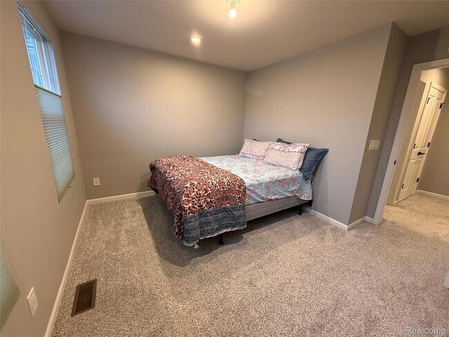 Building Photo - 4811 Broomfield Way