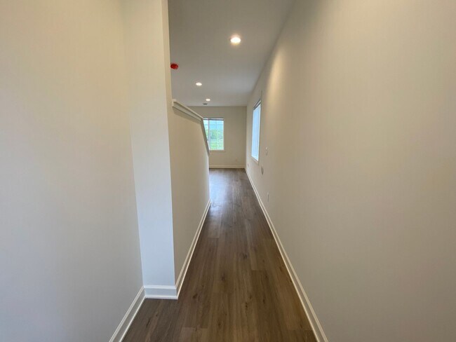 Building Photo - 2476 Cedarwood Ln