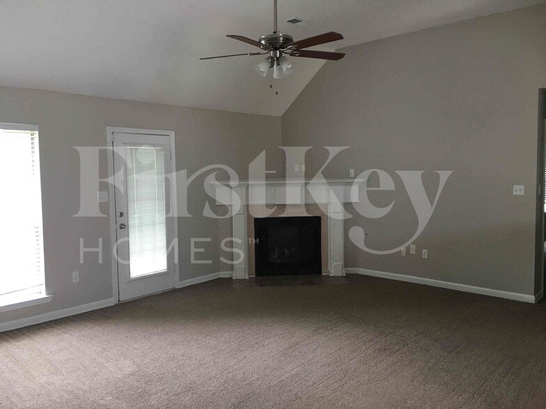 Building Photo - 7601 Broken Hickory Dr