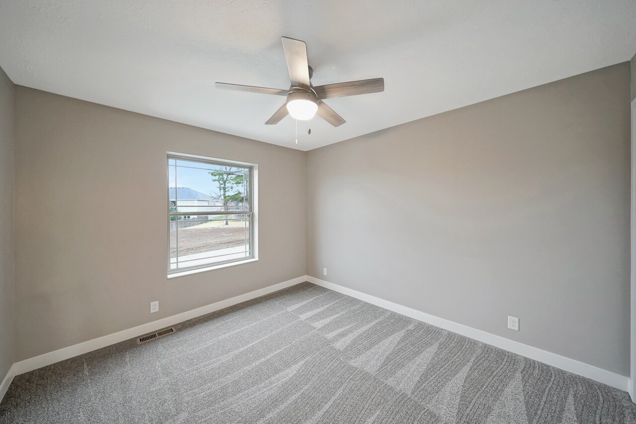 Building Photo - 8201 Regent Dr