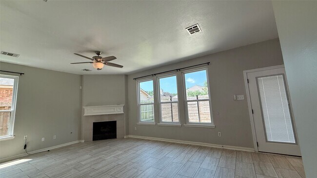 Building Photo - 7206 Bethany Bay Dr