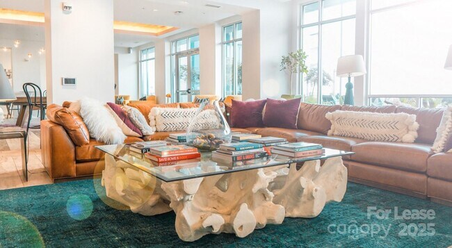 Building Photo - 650 E Brooklyn Vlg Ave