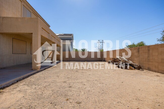Building Photo - Large Beautiful Home in Coolidge w/ SOLAR