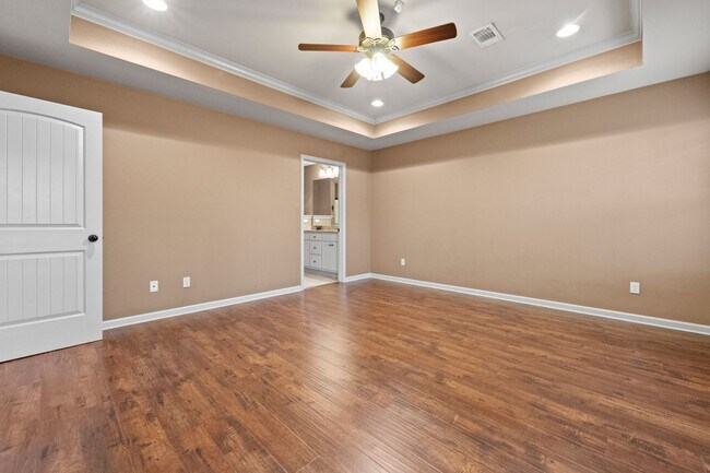 Building Photo - 2009 Ingleside Dr