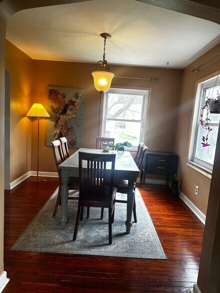 Building Photo - 1526 Edwards St